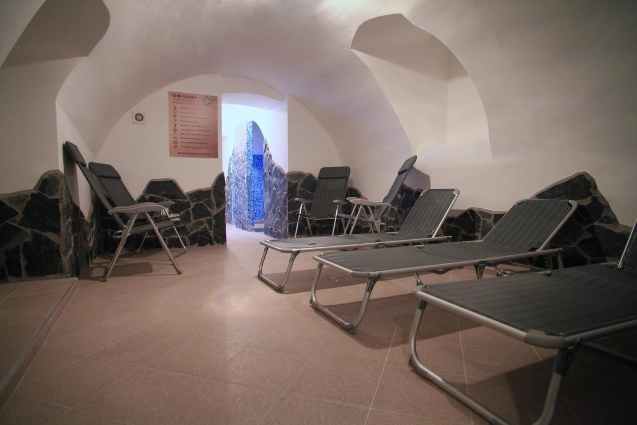 Pizza Tabor Apartman Miskolc Buitenkant foto