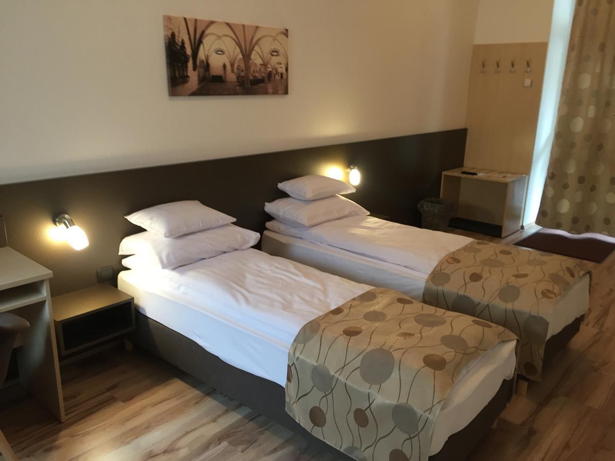 Pizza Tabor Apartman Miskolc Buitenkant foto