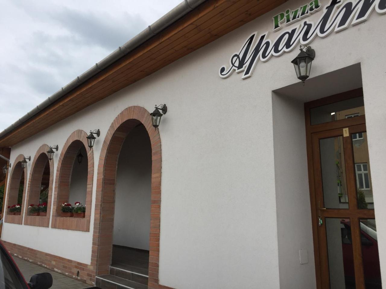 Pizza Tabor Apartman Miskolc Buitenkant foto