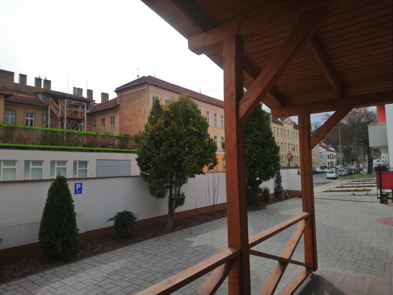 Pizza Tabor Apartman Miskolc Buitenkant foto